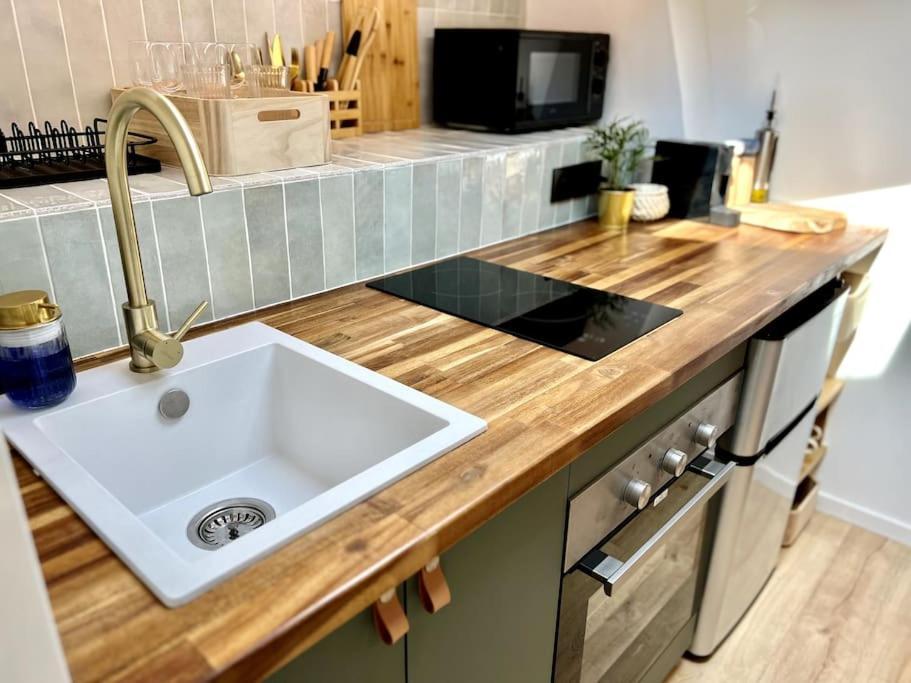 Studio Cosy Sous Les Toits Apartment Marseille Exterior photo